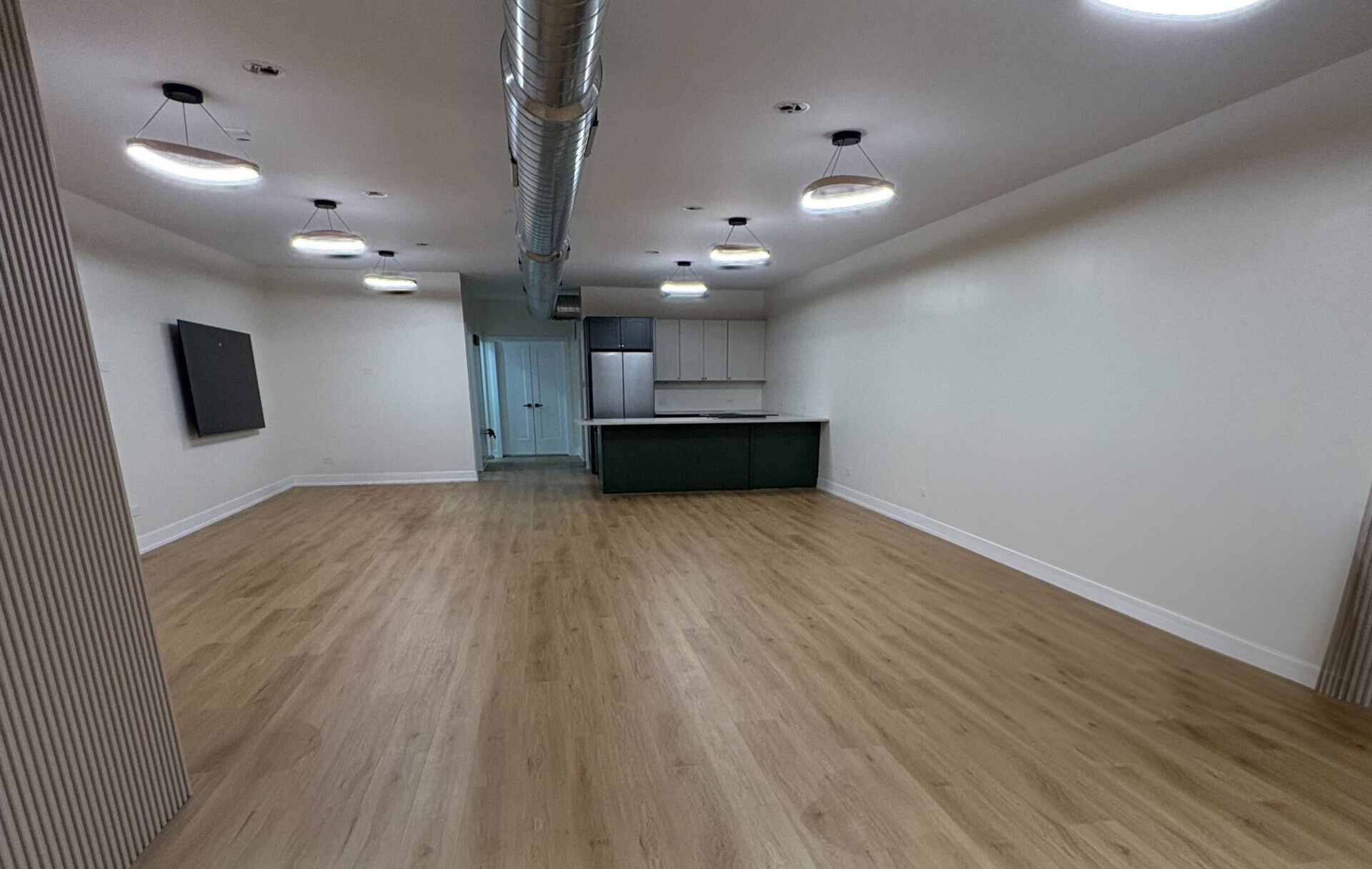 empty-central